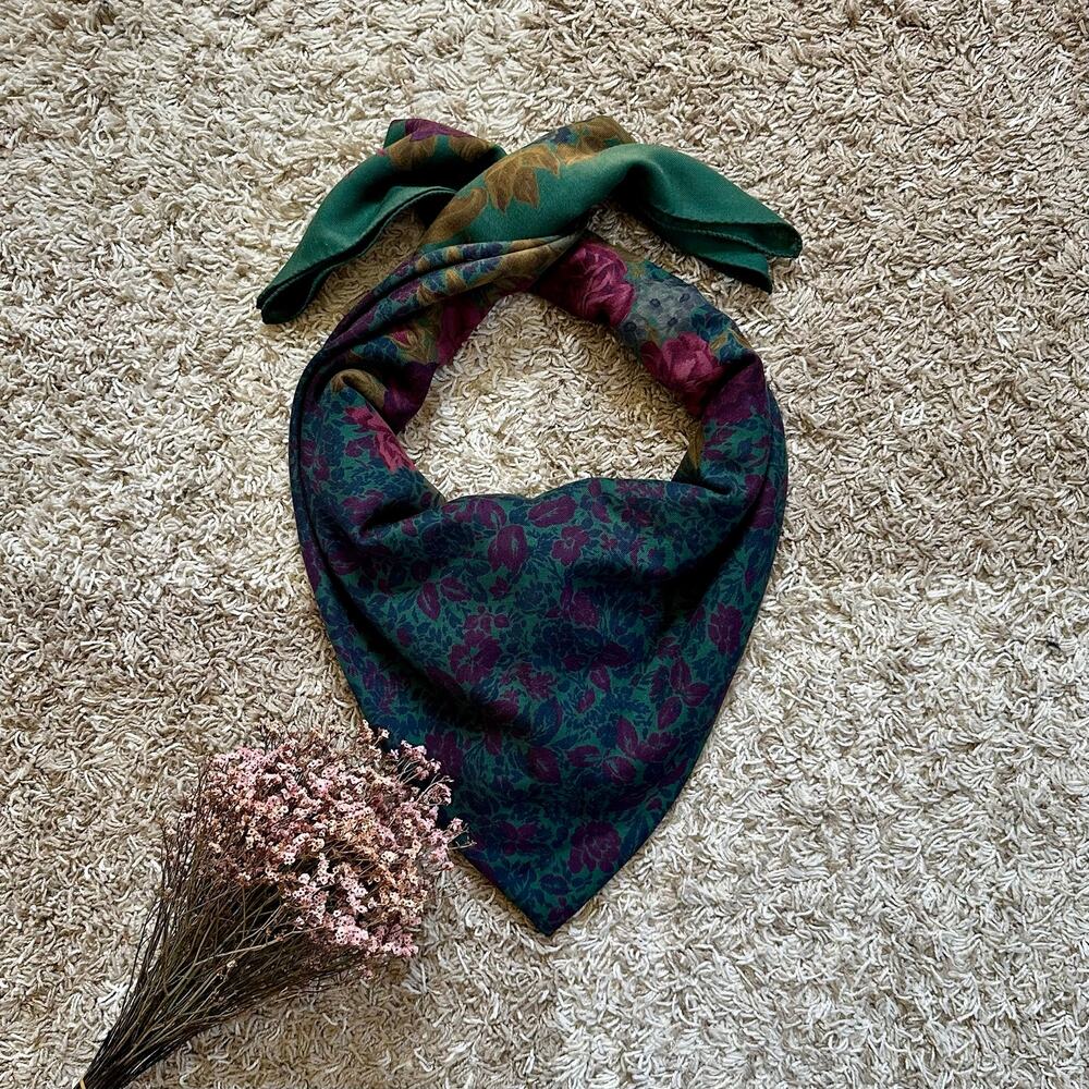 Vintage ETRO Milano Floral Silk Wool Scarf Large Square Green Made in Italy Rose